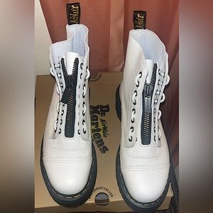🤍 Doc Martens Sinclair Leather Boot🤍